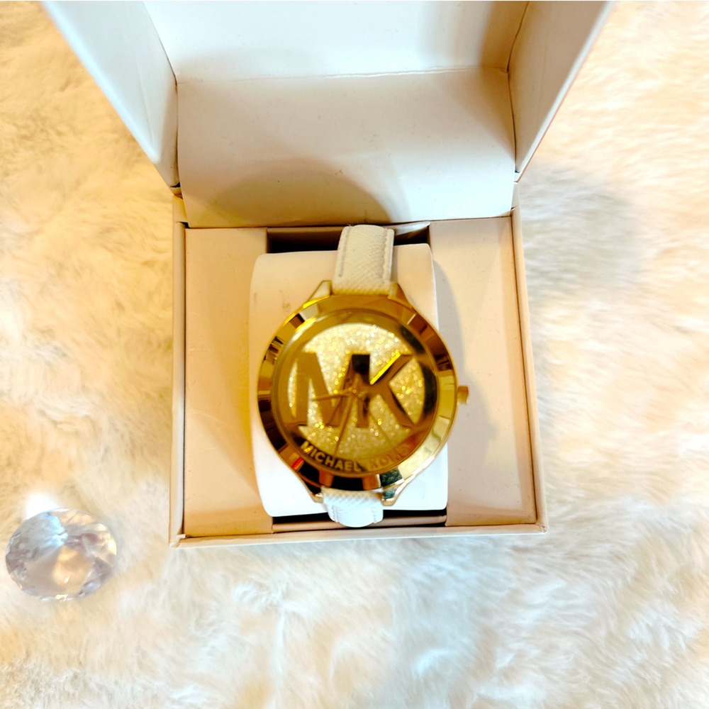 MICHAEL KORS WATCH - WHITE & GOLD